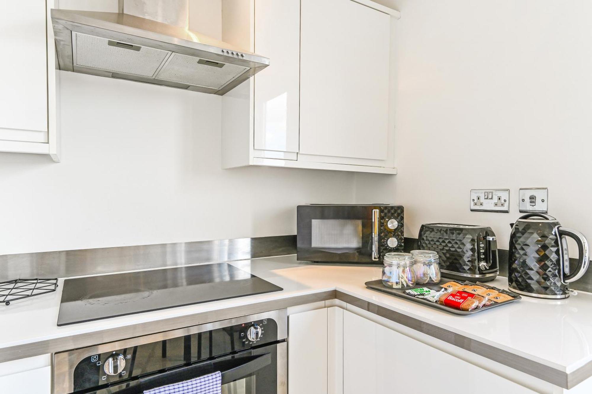 Family 1 Bed Apt Near Cardiff City Centre, Free Parking, Quiet, Secure Neighbourhood Exterior foto
