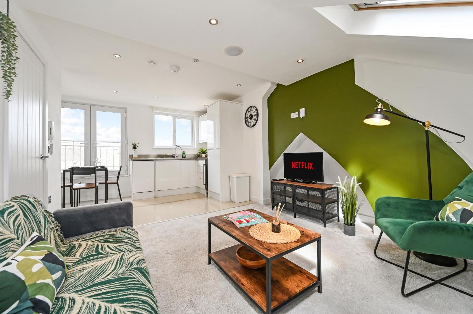 Family 1 Bed Apt Near Cardiff City Centre, Free Parking, Quiet, Secure Neighbourhood Exterior foto
