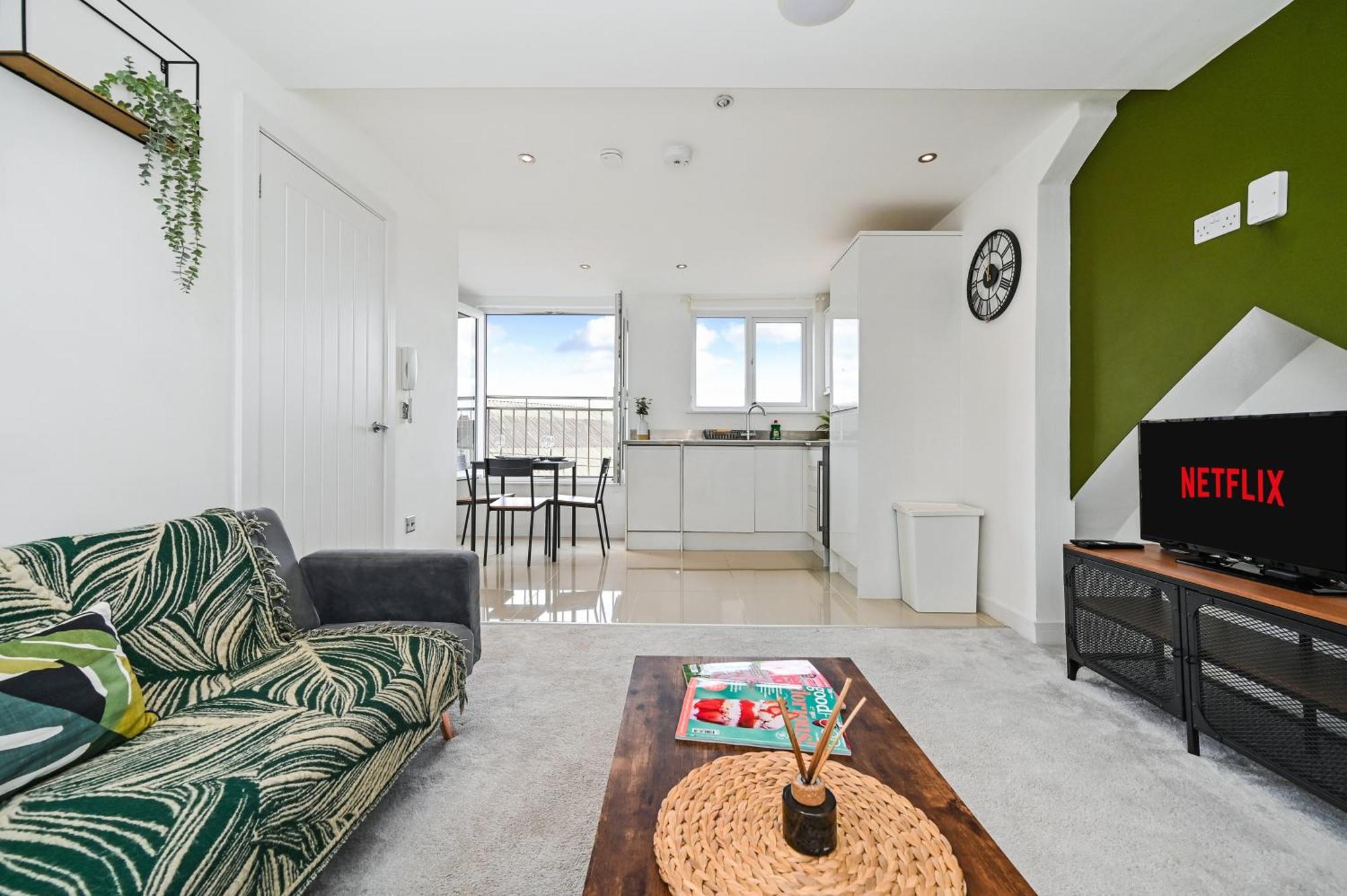 Family 1 Bed Apt Near Cardiff City Centre, Free Parking, Quiet, Secure Neighbourhood Exterior foto